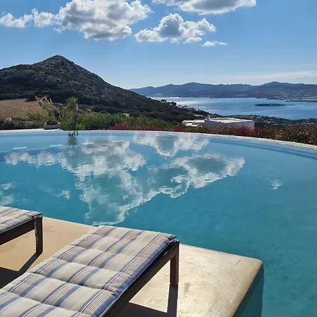 The Villa Parikia (Paros)