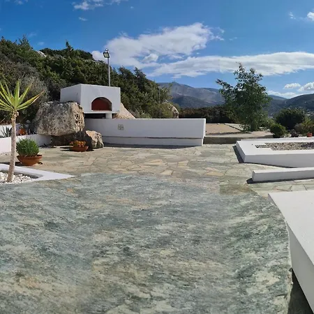 The Villa Parikia (Paros)