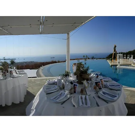 The * Parikia (Paros)